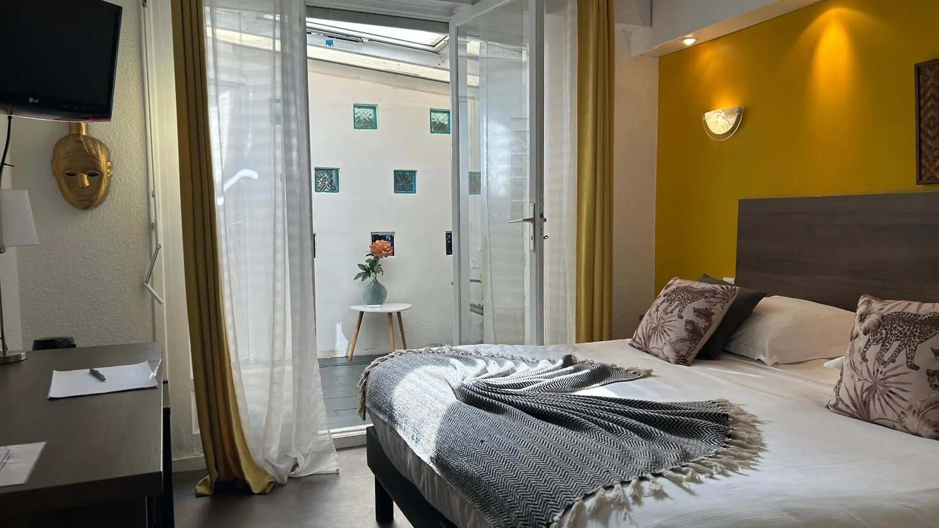 Ath Hotel Athenee Cannes