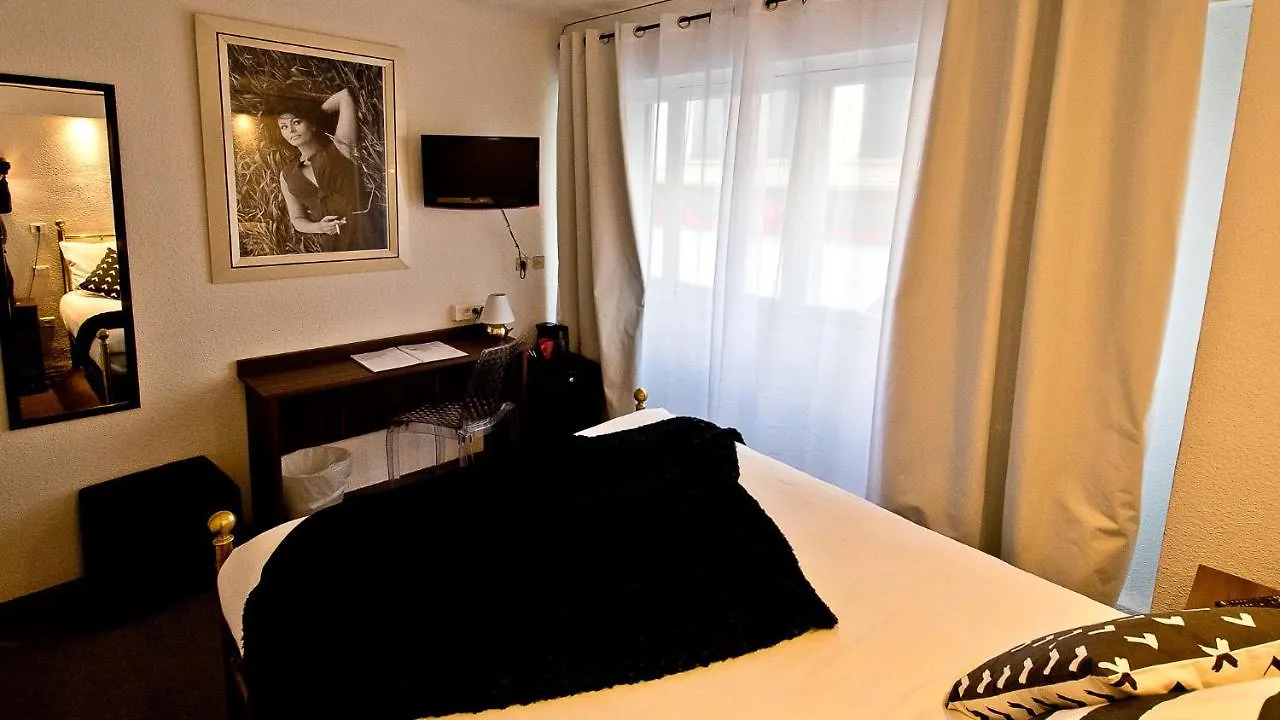 Ath Hotel Athenee Канны 3*,  Франция