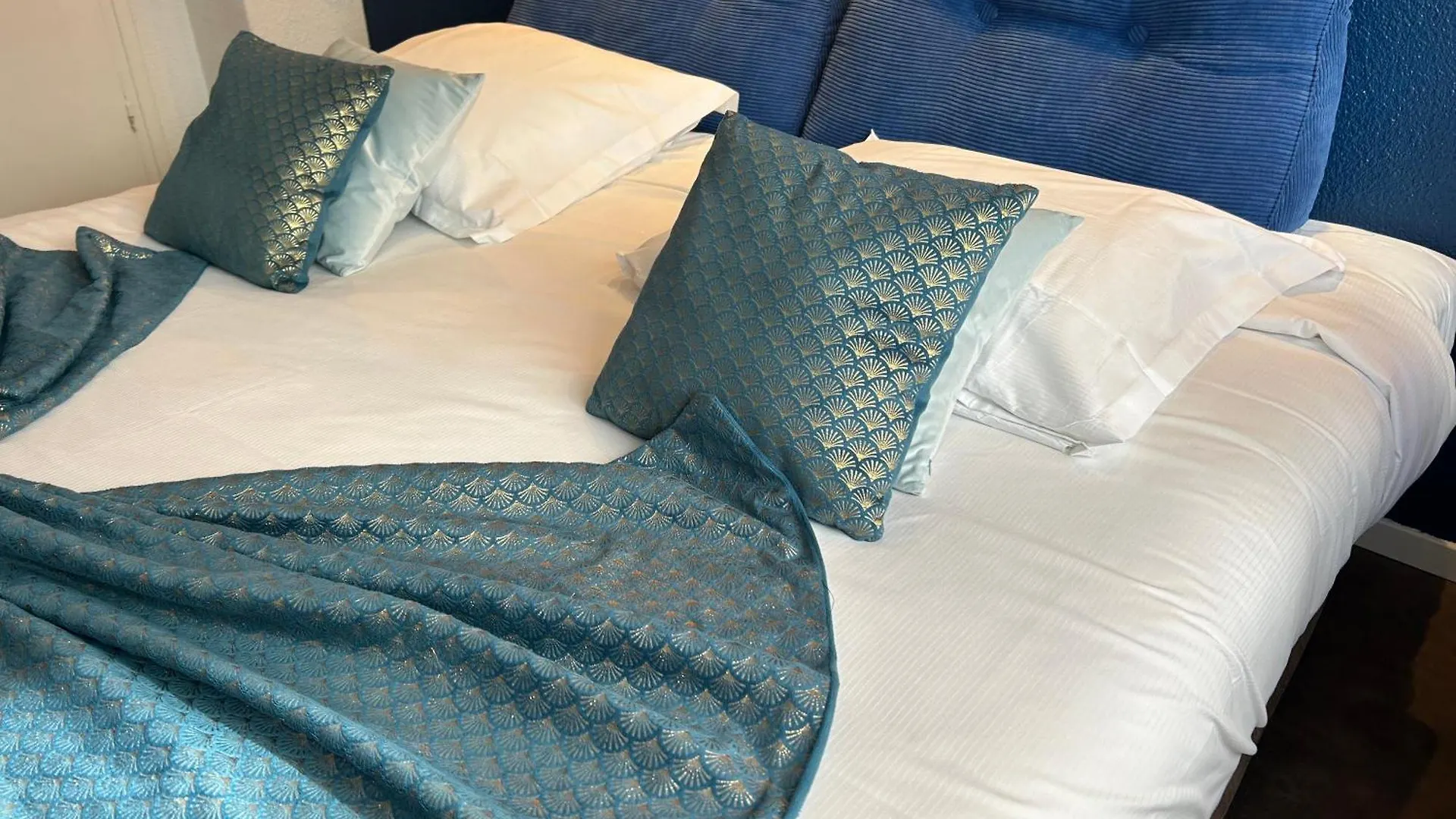 Ath Hotel Athenee Канны 3*,  Франция