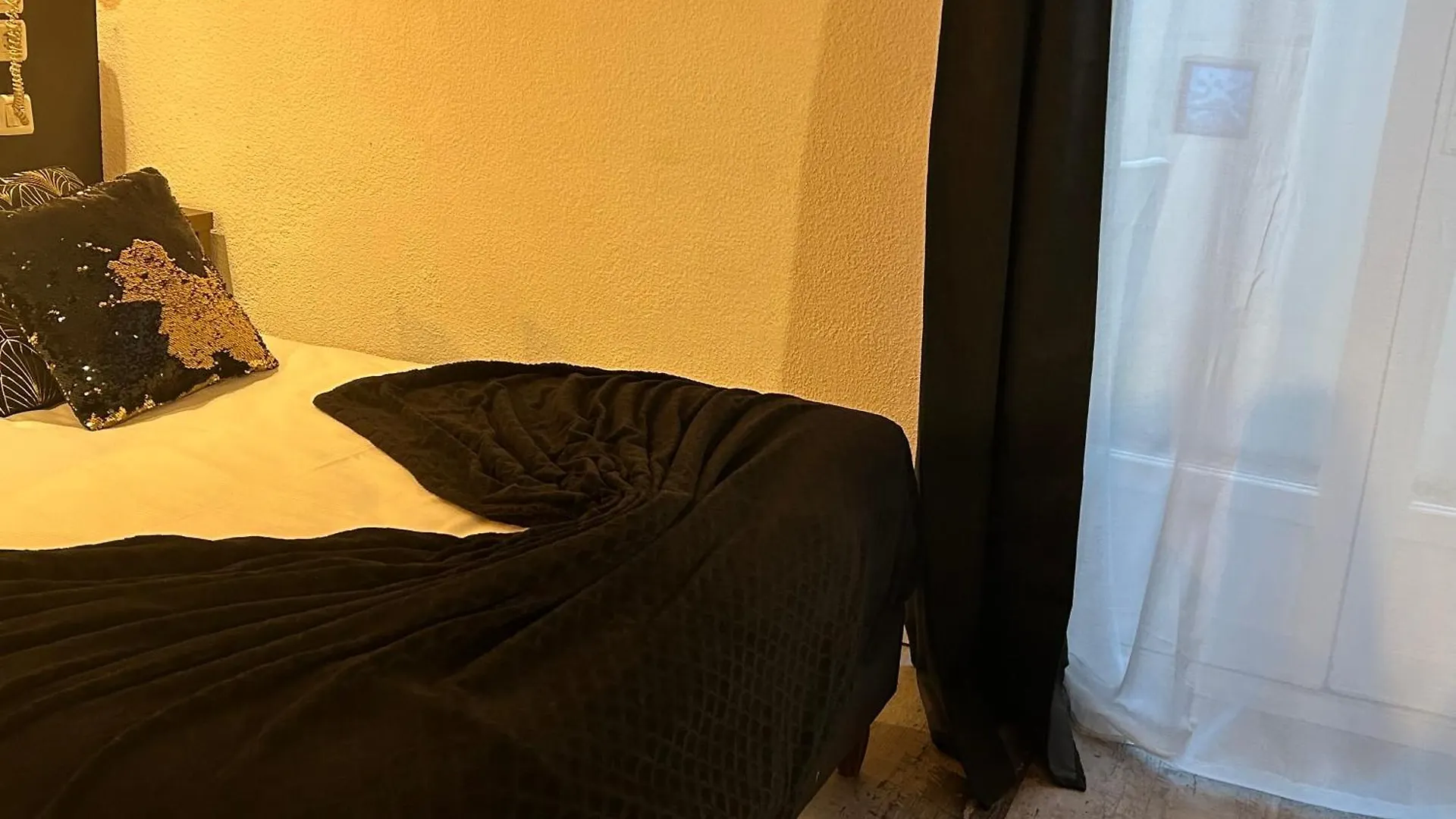 Ath Hotel Athenee Канны