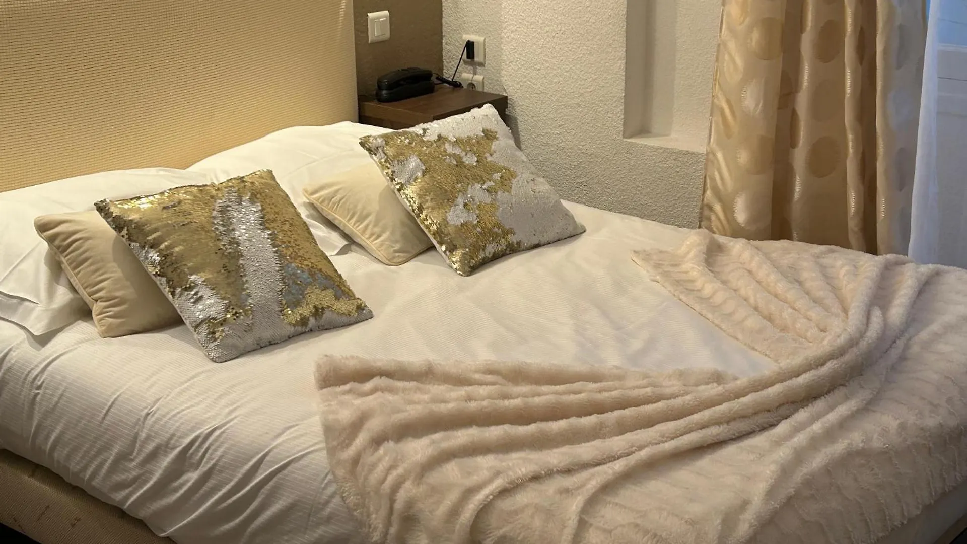 Ath Hotel Athenee Канны